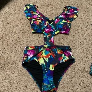 One piece swim suit